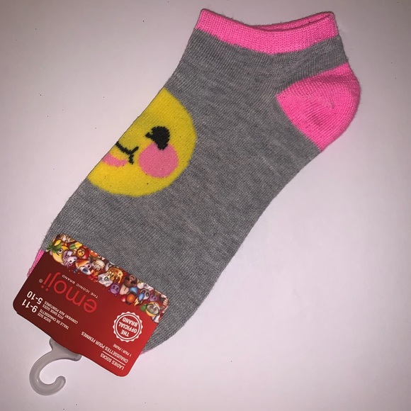 😊FREE😊 NWT EMOJI socks - 4 pk 1 price 🧦 - Picture 3 of 8